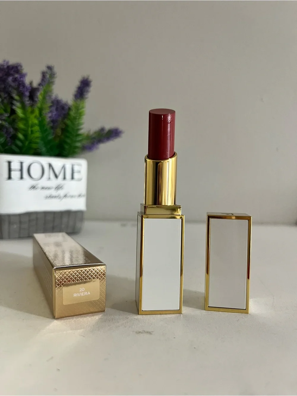 Tom Ford shade 108